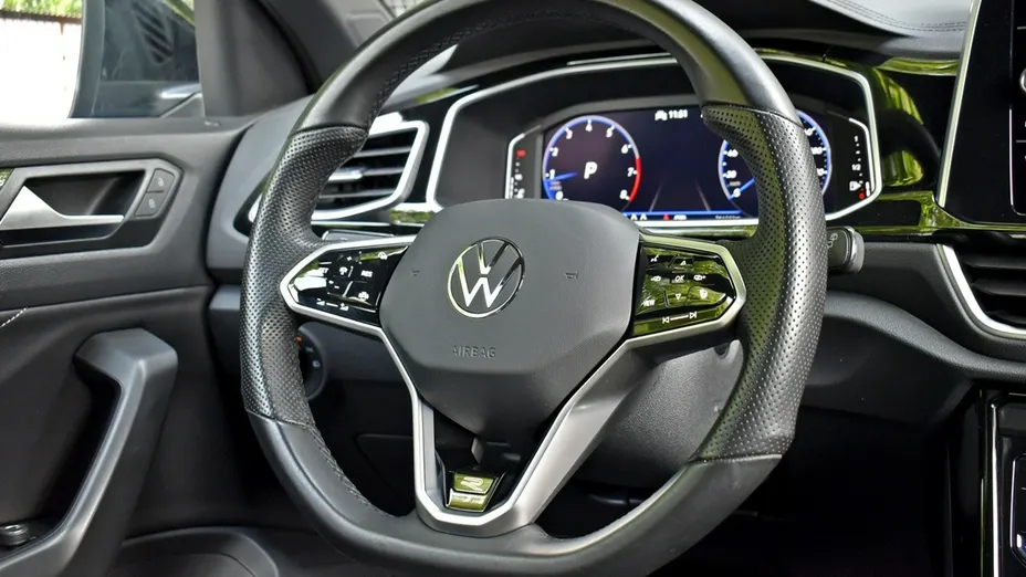 VOLKSWAGEN T-ROC -