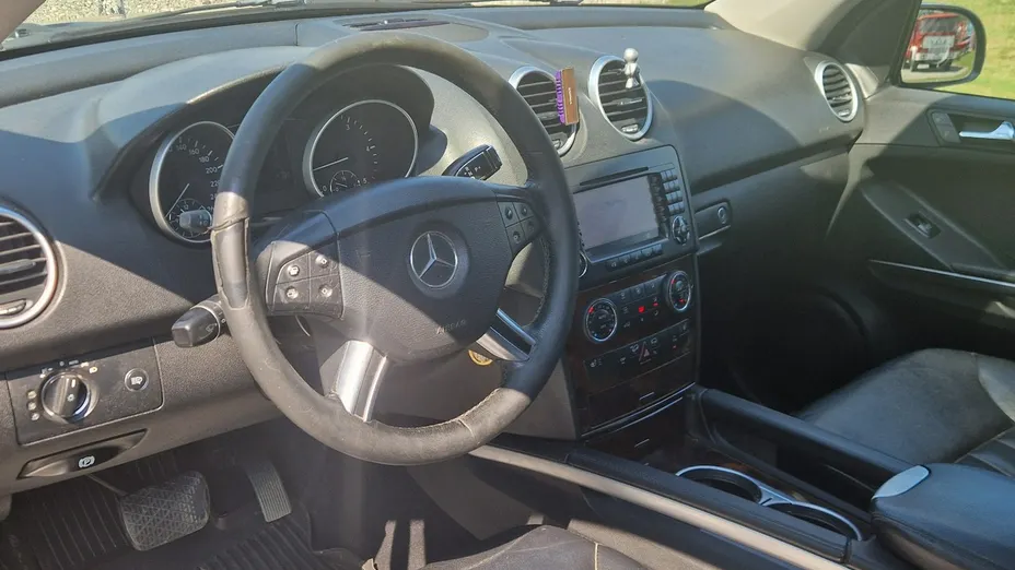 MERCEDES-BENZ ML -