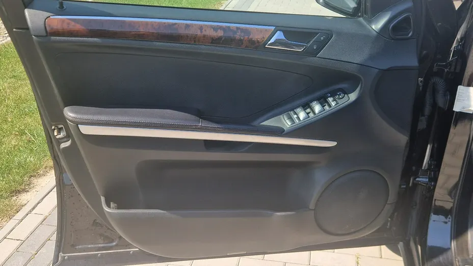 MERCEDES-BENZ ML -