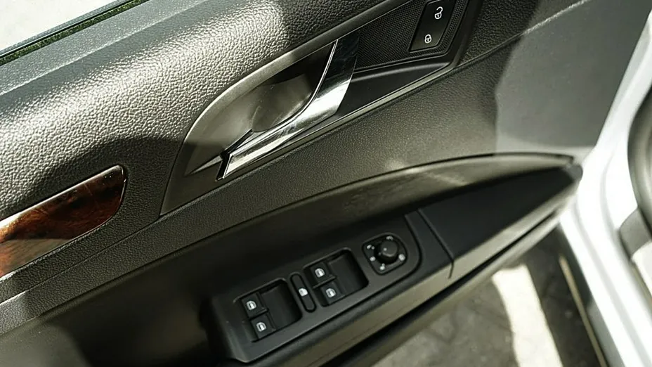 SKODA Superb -