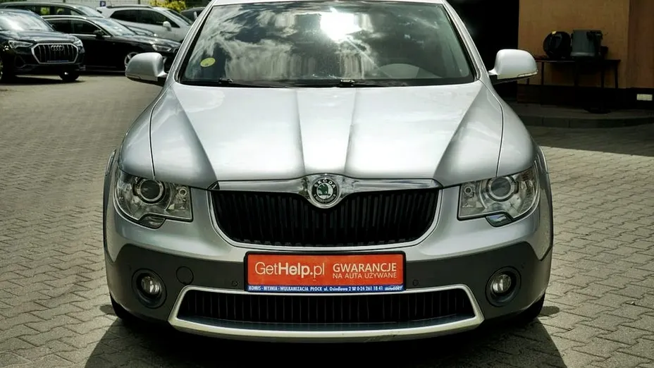 SKODA Superb -