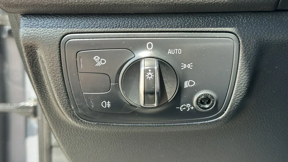 AUDI A6 -