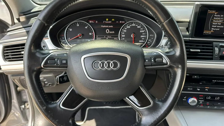 AUDI A6 -