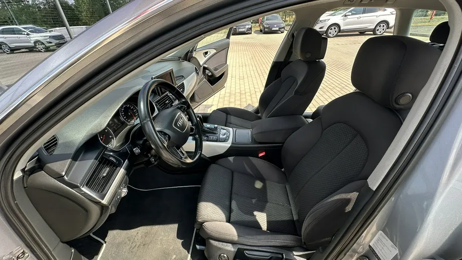 AUDI A6 -