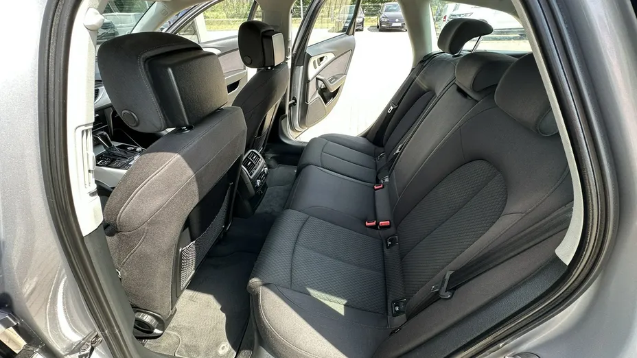 AUDI A6 -