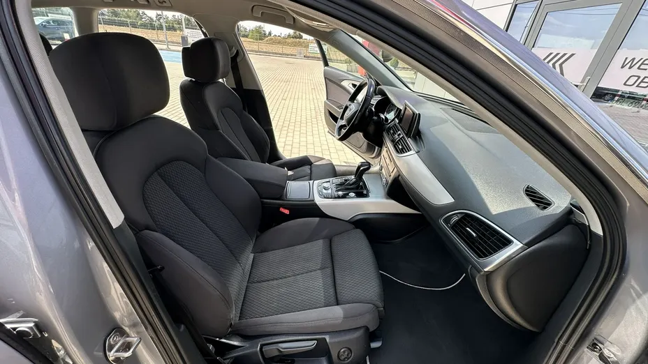 AUDI A6 -