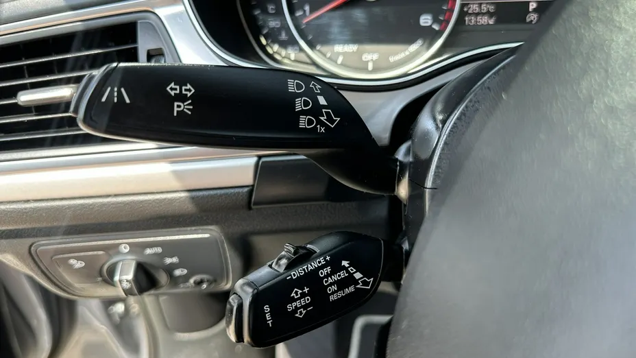AUDI A6 -