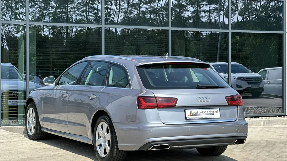 AUDI A6 -