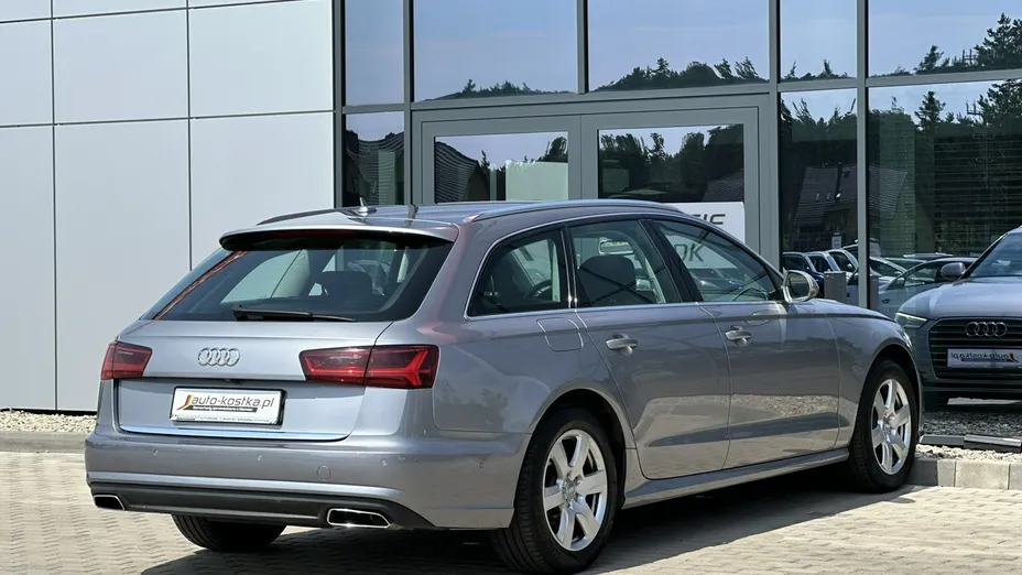 AUDI A6 -