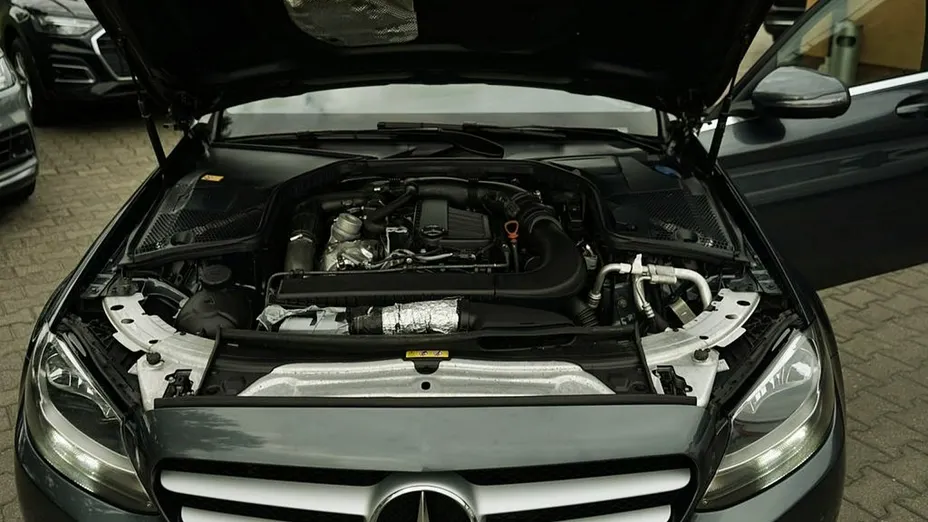 MERCEDES-BENZ C Klasa -