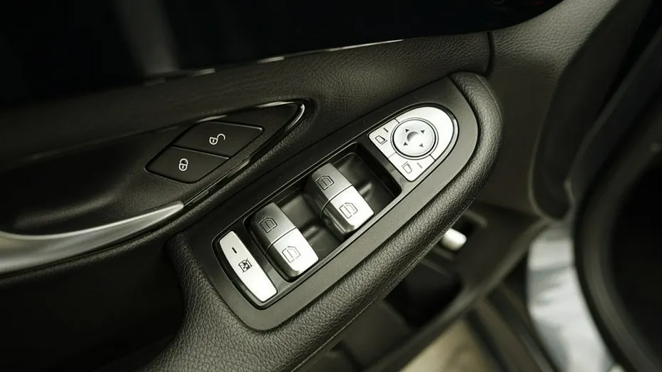MERCEDES-BENZ C Klasa -