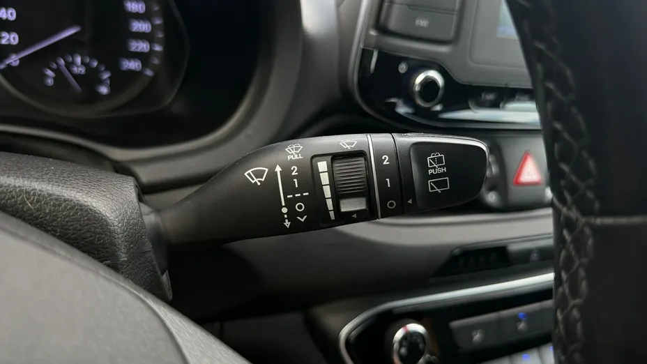 HYUNDAI i30 -
