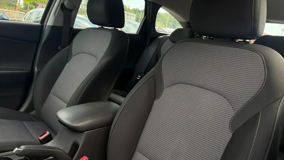 HYUNDAI i30 -