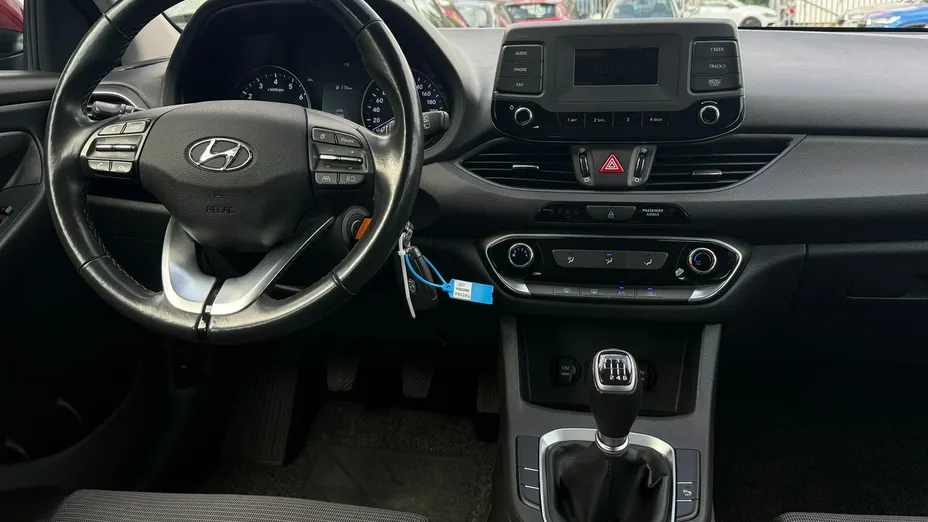 HYUNDAI i30 -
