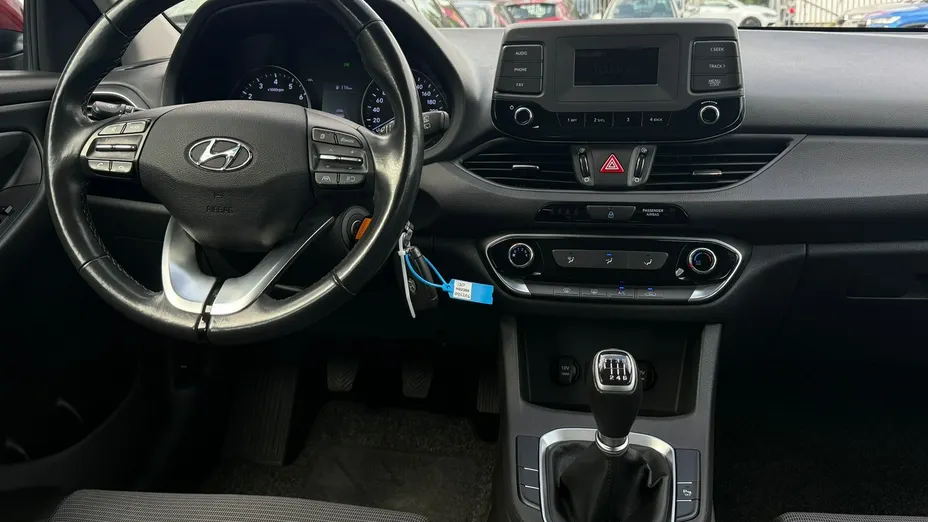 HYUNDAI i30 -