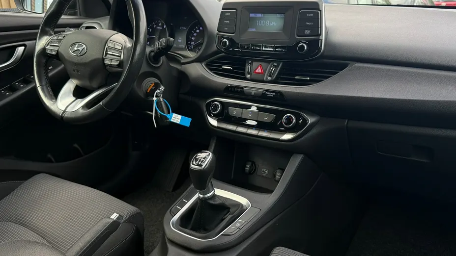 HYUNDAI i30 -
