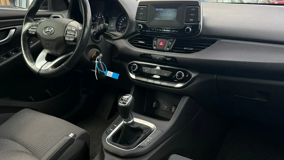 HYUNDAI i30 -