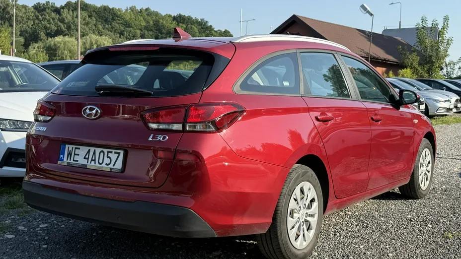 HYUNDAI i30 -