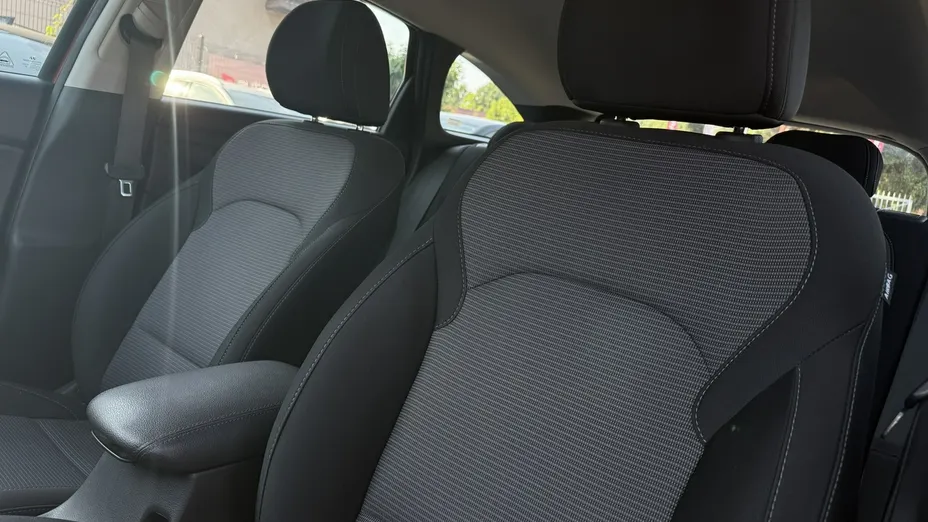 HYUNDAI i30 -