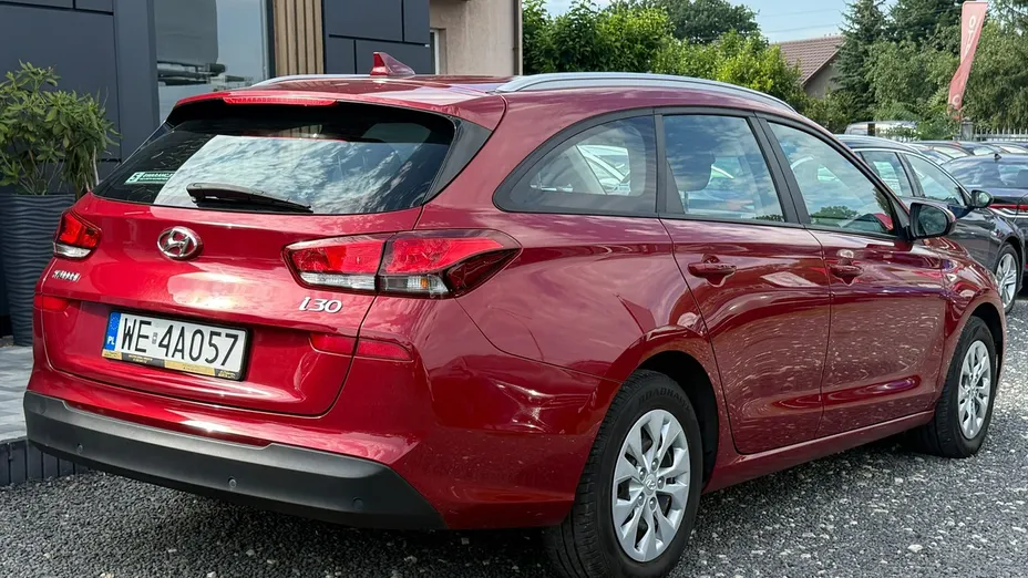 HYUNDAI i30 -