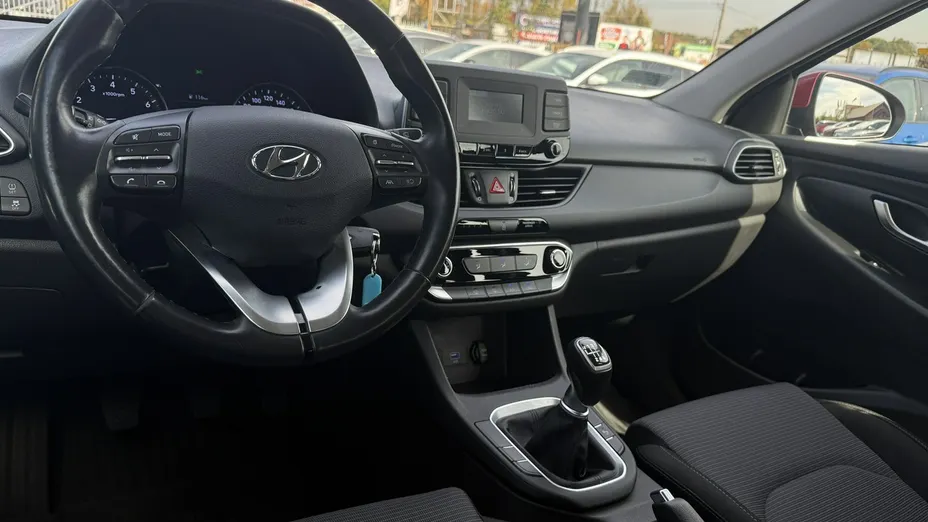 HYUNDAI i30 -