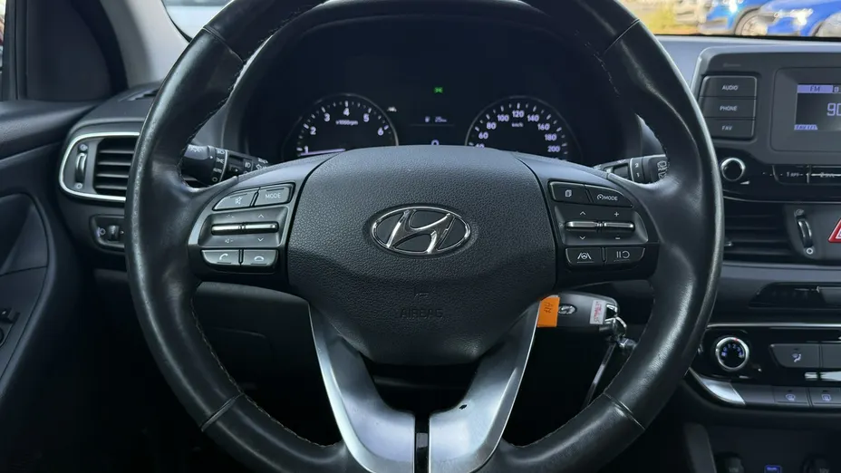 HYUNDAI i30 -