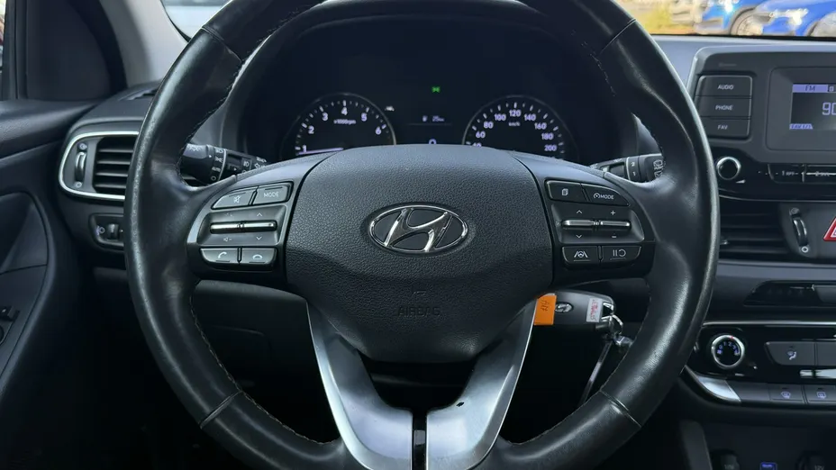 HYUNDAI i30 -