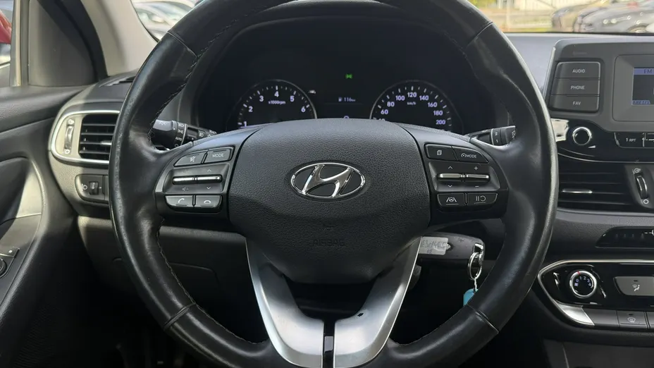 HYUNDAI i30 -