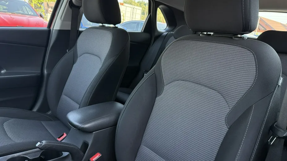HYUNDAI i30 -
