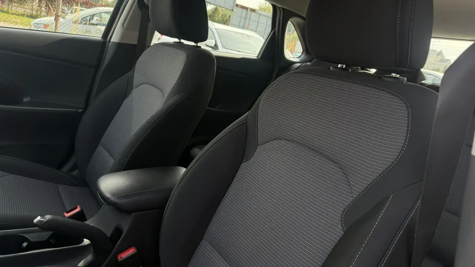 HYUNDAI i30 -