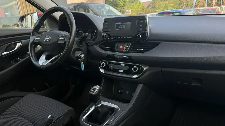 HYUNDAI i30 -