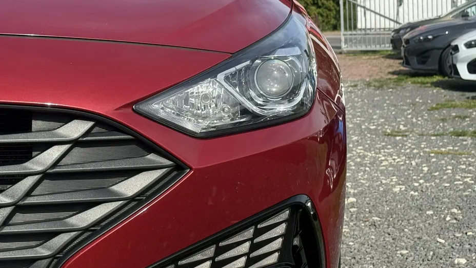 HYUNDAI i30 -