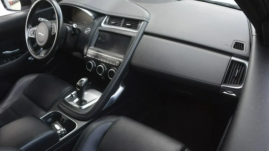 JAGUAR E-Pace -