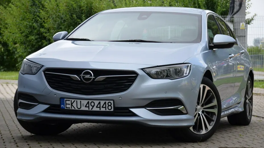 OPEL Insignia -
