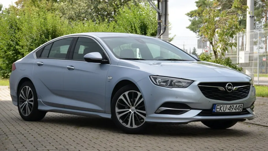 OPEL Insignia -