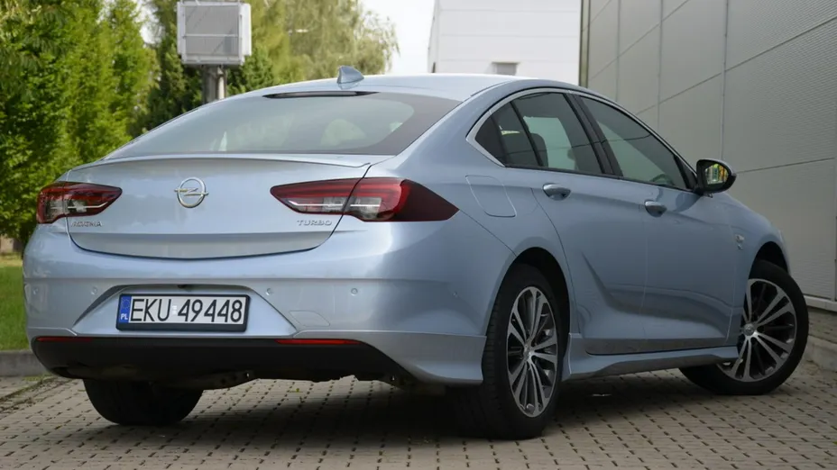 OPEL Insignia -