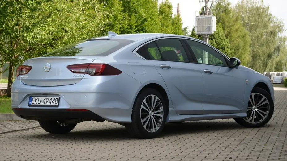 OPEL Insignia -