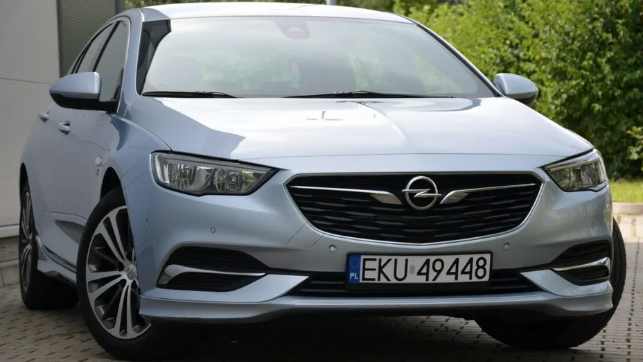 OPEL Insignia -