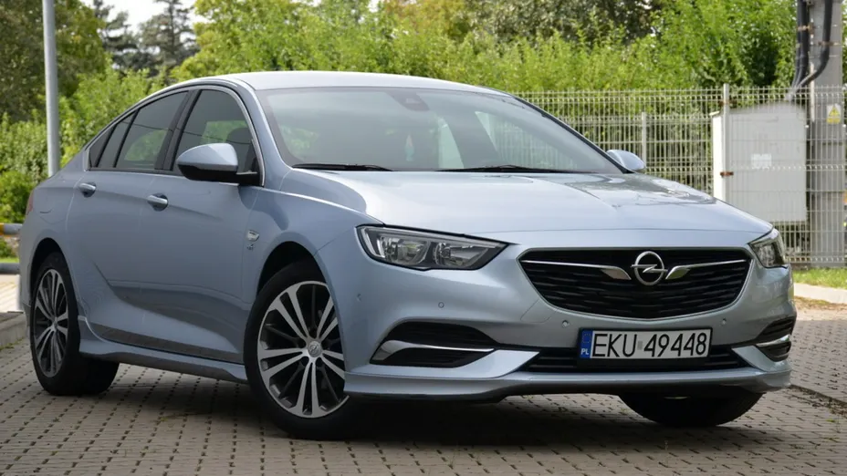 OPEL Insignia -