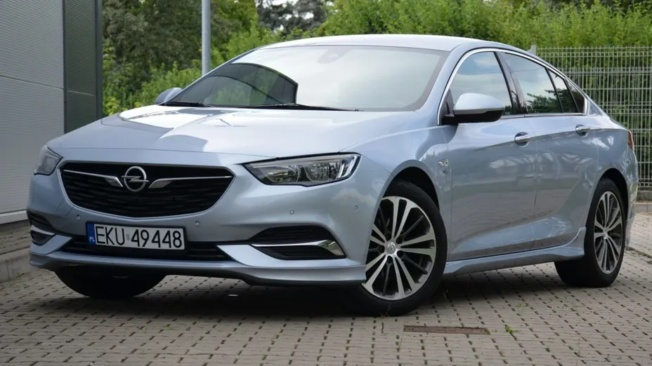 OPEL Insignia -
