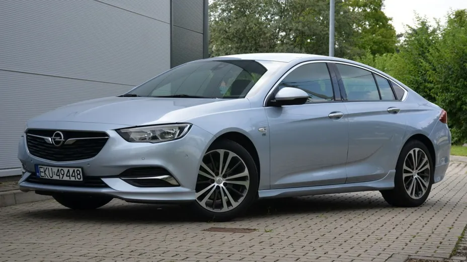 OPEL Insignia -