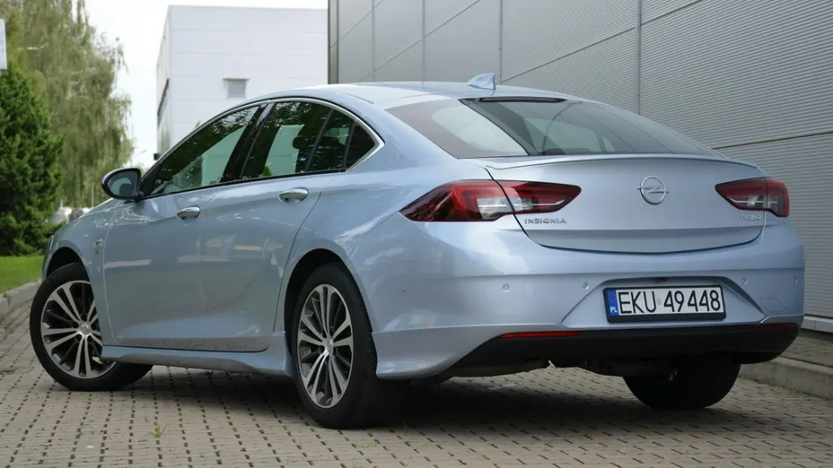 OPEL Insignia -