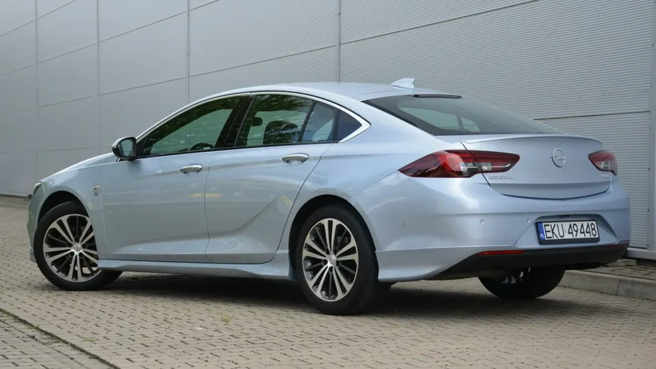 OPEL Insignia -