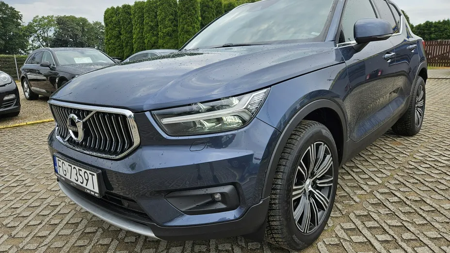 VOLVO XC40 -