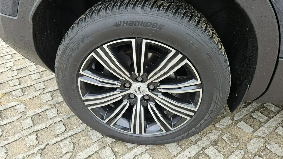 VOLVO XC40 -