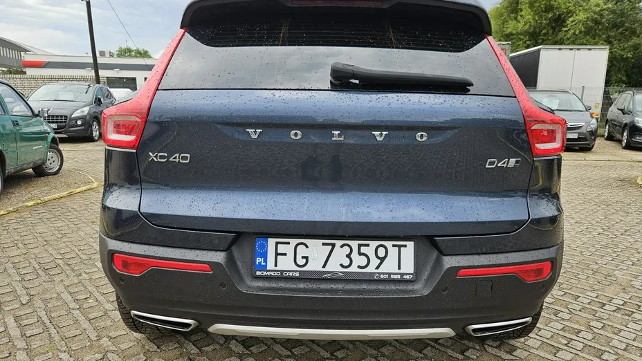 VOLVO XC40 -