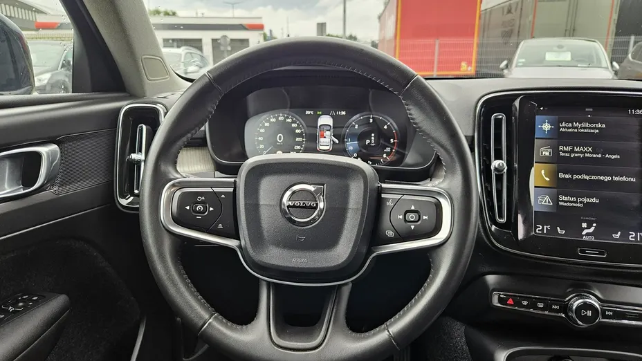 VOLVO XC40 -