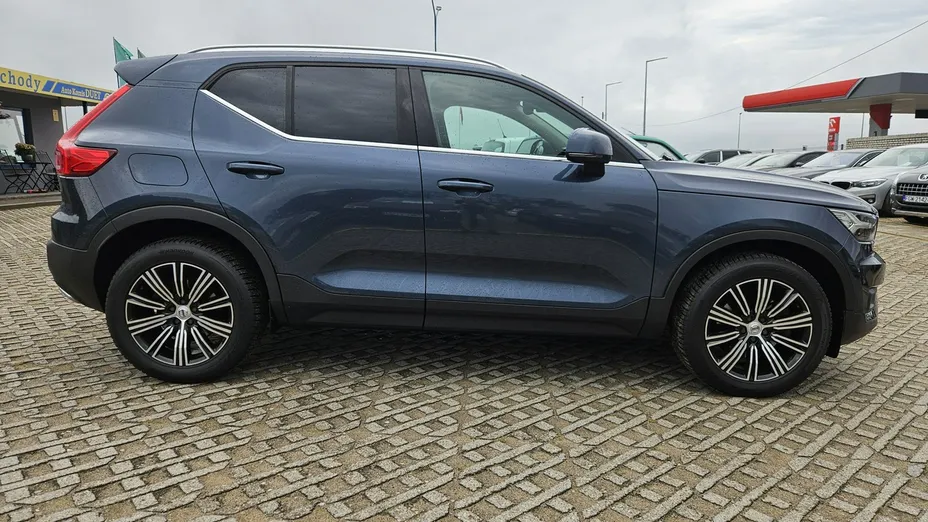 VOLVO XC40 -
