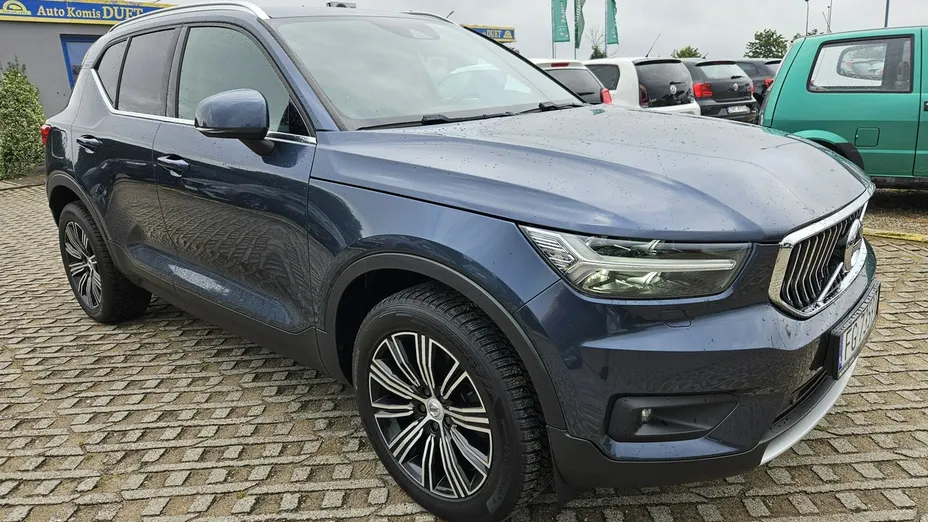 VOLVO XC40 -