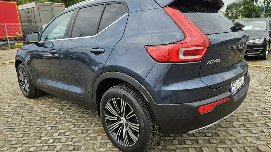 VOLVO XC40 -